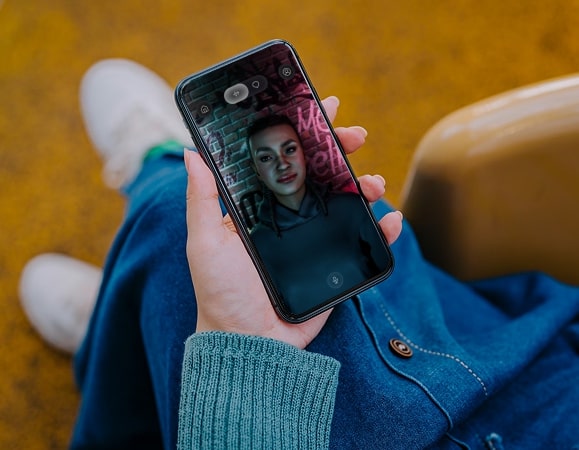 Coaching bankers for Gen Z customers background